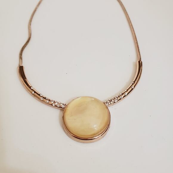 NWT Kenneth Cole Pendant Necklace Off White Cream Circle Clear Crystal - Picture 1 of 9